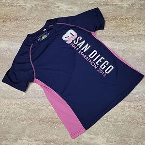 LESLIE JORDAN POLY RACE TEE SAN DIEGO MARATHON 2013 SIZE M